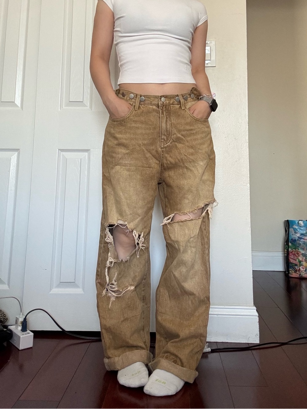 Women’s High-Waist Distressed Straight-Leg Jeans in Tan